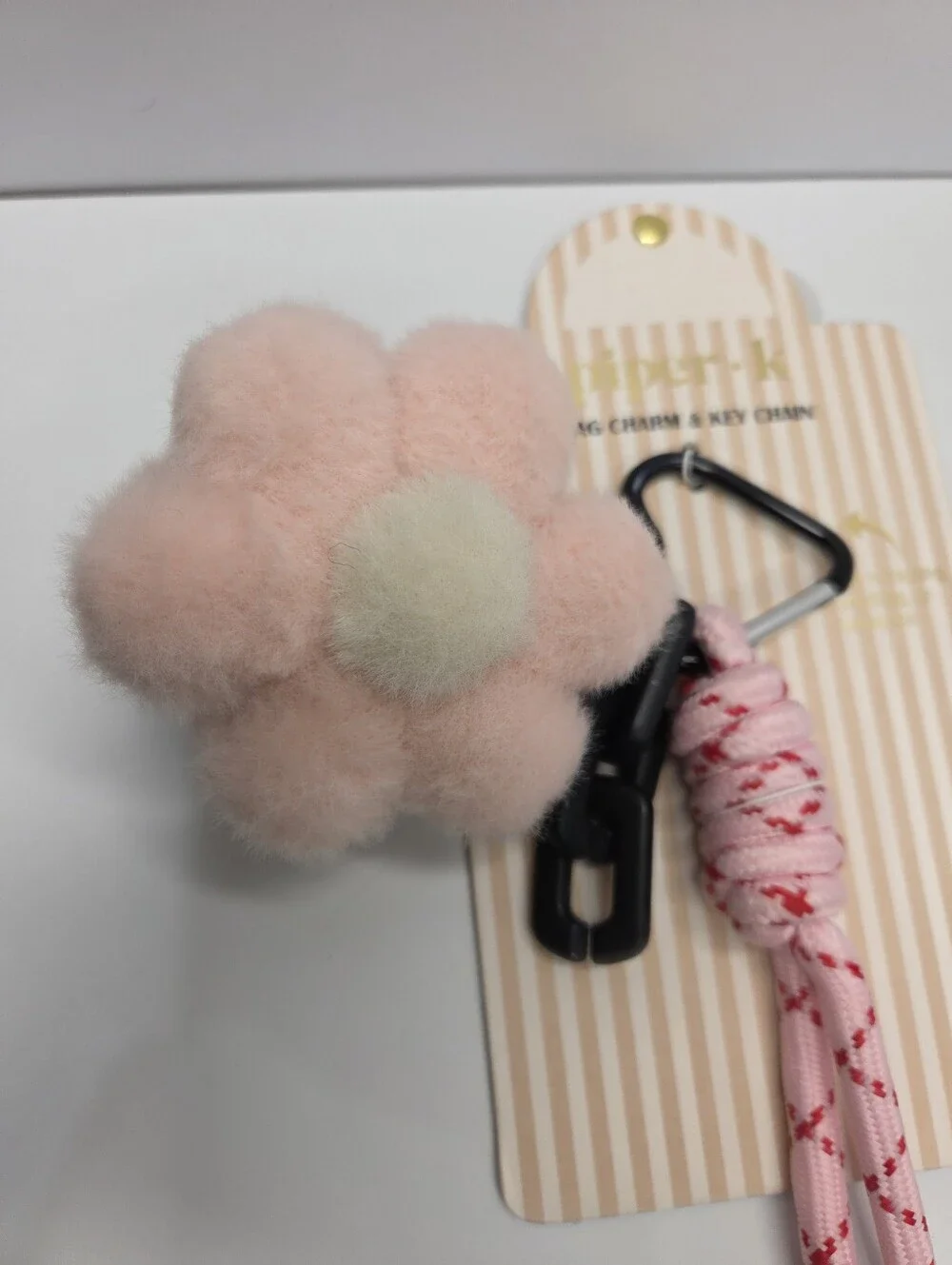 💕▪️Piper K ▪️Plush Pink Uk Exclusive  Flower Pom-Pom Keychain with Tassle